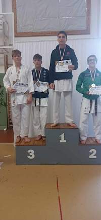 Éremeső és Sportszerű Küzdelmek a XI. Szerencsi Országos SKD-SKDUN Ippon-Shobu - Sensei Varga Csaba Emlékversenyen kép 8