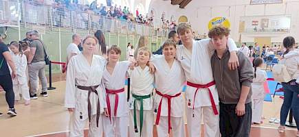 Éremeső és Sportszerű Küzdelmek a XI. Szerencsi Országos SKD-SKDUN Ippon-Shobu - Sensei Varga Csaba Emlékversenyen kép 14