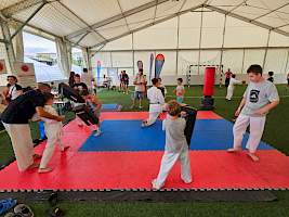 Eső, napsütés és fergeteges karate: Ilyen volt a Válassz Sportot Újbudán 2026! kép 12