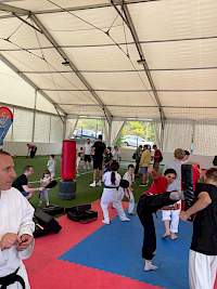 Eső, napsütés és fergeteges karate: Ilyen volt a Válassz Sportot Újbudán 2026! kép 7
